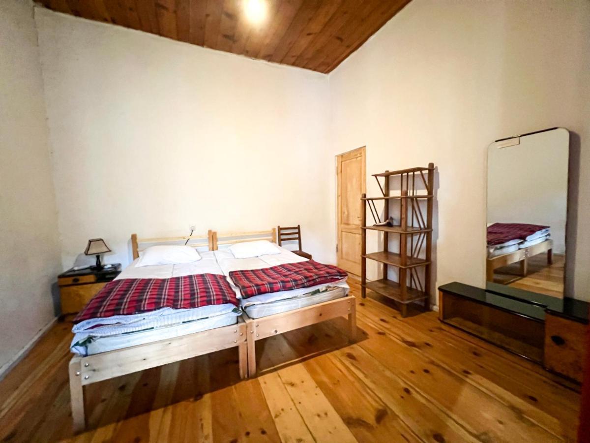 Guest House Svan-Ski メスティア エクステリア 写真