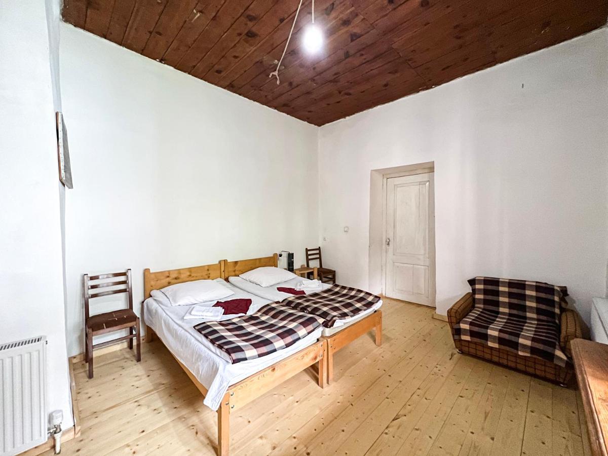 Guest House Svan-Ski メスティア エクステリア 写真