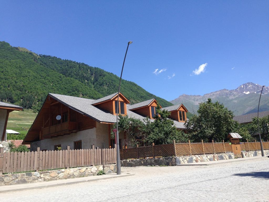 Guest House Svan-Ski メスティア エクステリア 写真